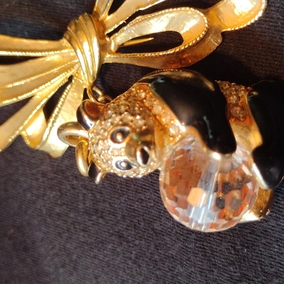 Swarovski Crystal panda bear with ball - Picture 7 of 8